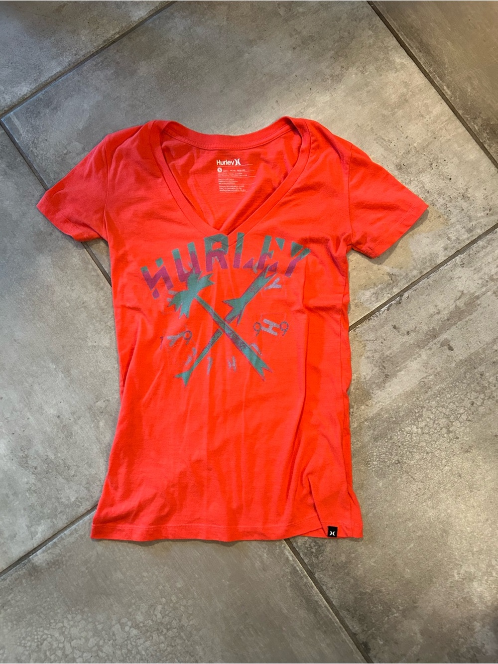 Hurley Coral-Red V-Neck Surf Graphic Tee